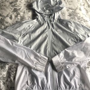 BRAND NEW women’s Nike windbreaker
